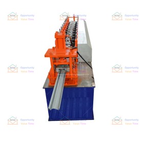 Forming a stable shutter door roll molding machine