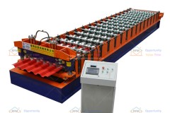 Color steel roof panel roll forming machine